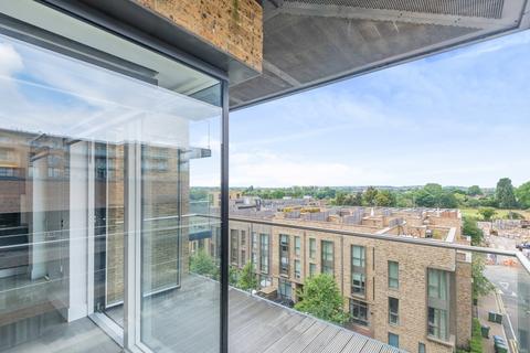 2 bedroom flat to rent, Tizzard Grove Kidbrooke SE3