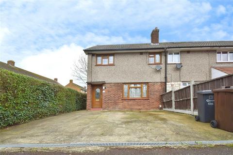 3 bedroom end of terrace house to rent, Thatches Grove, Romford, RM6