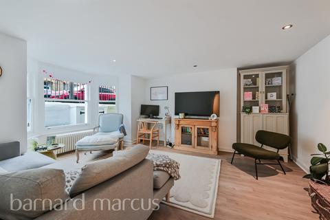 1 bedroom flat for sale, Haldon Road, London