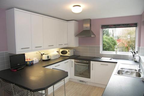 3 bedroom detached house to rent, Hawkwood Rise, Bookham