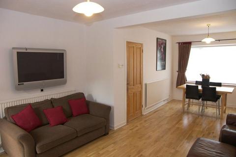 3 bedroom detached house to rent, Hawkwood Rise, Bookham