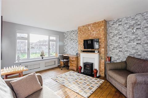 3 bedroom end of terrace house for sale, Fairlea Close, Burgess Hill