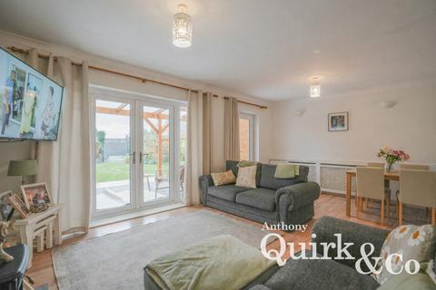 3 bedroom detached house for sale, Rose Road, Canvey Island, SS8