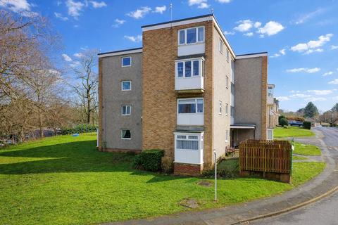 2 bedroom flat for sale - Hoyle Court Road, Shipley BD17