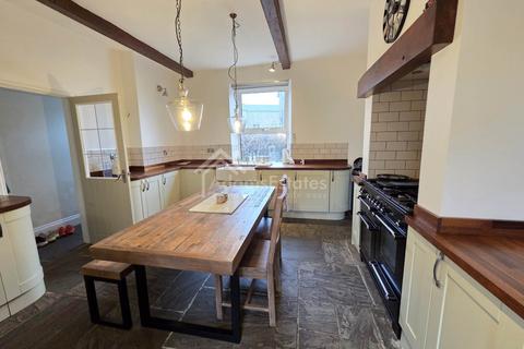 3 bedroom detached house to rent, Occupation Lane, Dewsbury