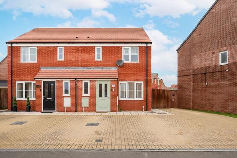 3 bedroom semi-detached house for sale - Ellis Drive, Bradwell