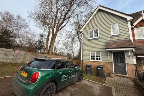 2 bedroom terraced house to rent, Standen Mews, Uckfield TN22
