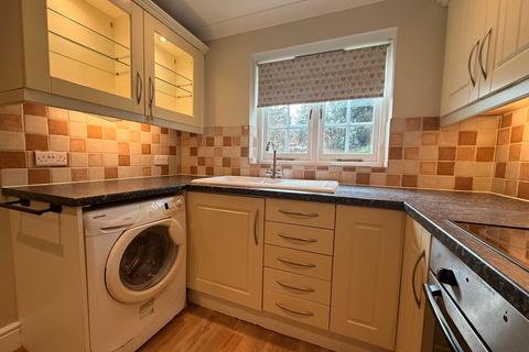2 bedroom terraced house to rent, Standen Mews, Uckfield TN22