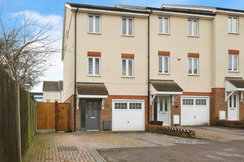 3 bedroom end of terrace house for sale, The Cedars, Broxbourne