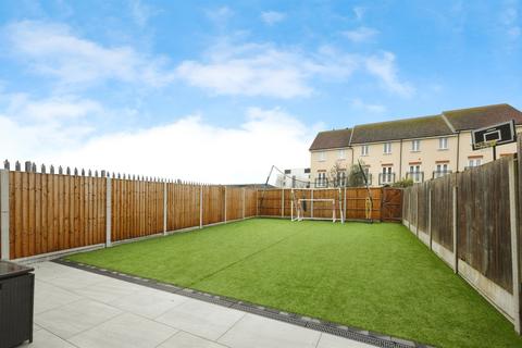 3 bedroom end of terrace house for sale, The Cedars, Broxbourne