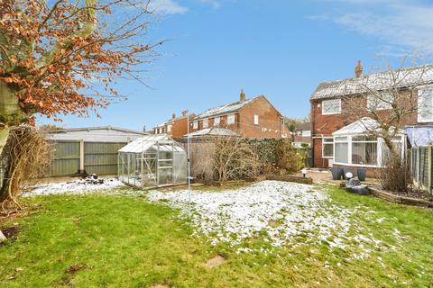3 bedroom semi-detached house for sale, Grove Farm Close, Leeds