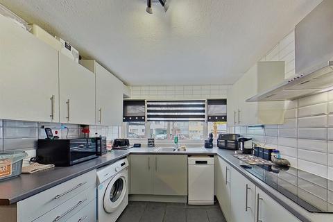3 bedroom terraced house for sale, Hatton, Tinkers Bridge, Milton Keynes