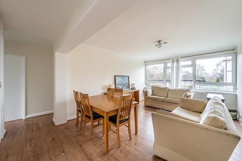 2 bedroom flat to rent, Vandyke Close London SW15
