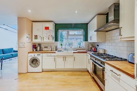 5 bedroom semi-detached house for sale, Town Barn Road, Crawley