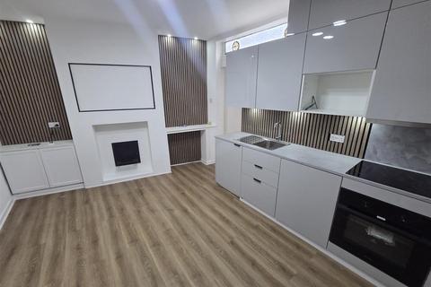 undefined, High Street, Gloucester GL1