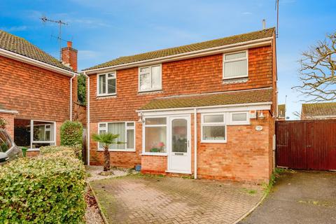 4 bedroom detached house for sale, Ferndown, Horley
