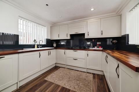 undefined, Summergroves Way, HULL