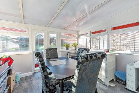 2 bedroom terraced house for sale, Moyle Close, Rainham