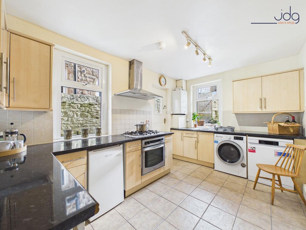 Spacious Kitchen