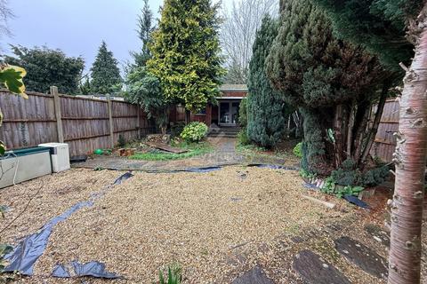 2 bedroom semi-detached bungalow for sale, Overstone Road, Luton, LU4