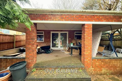 2 bedroom semi-detached bungalow for sale, Overstone Road, Luton, LU4