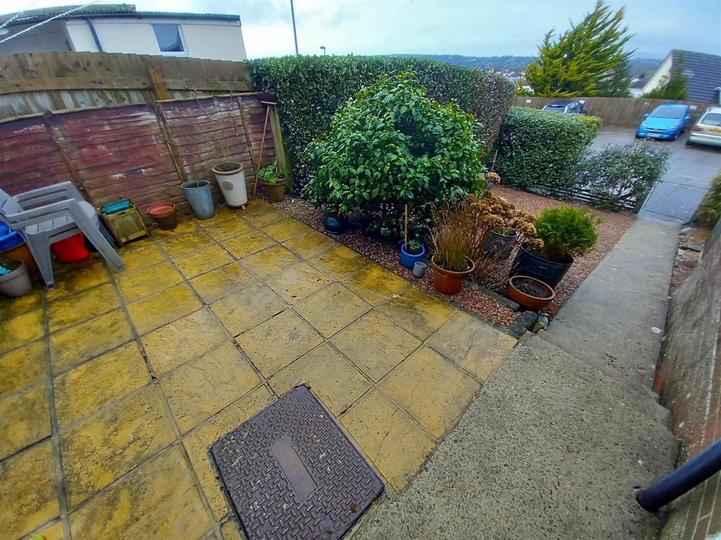 36 Churchill R Gdn.jpg