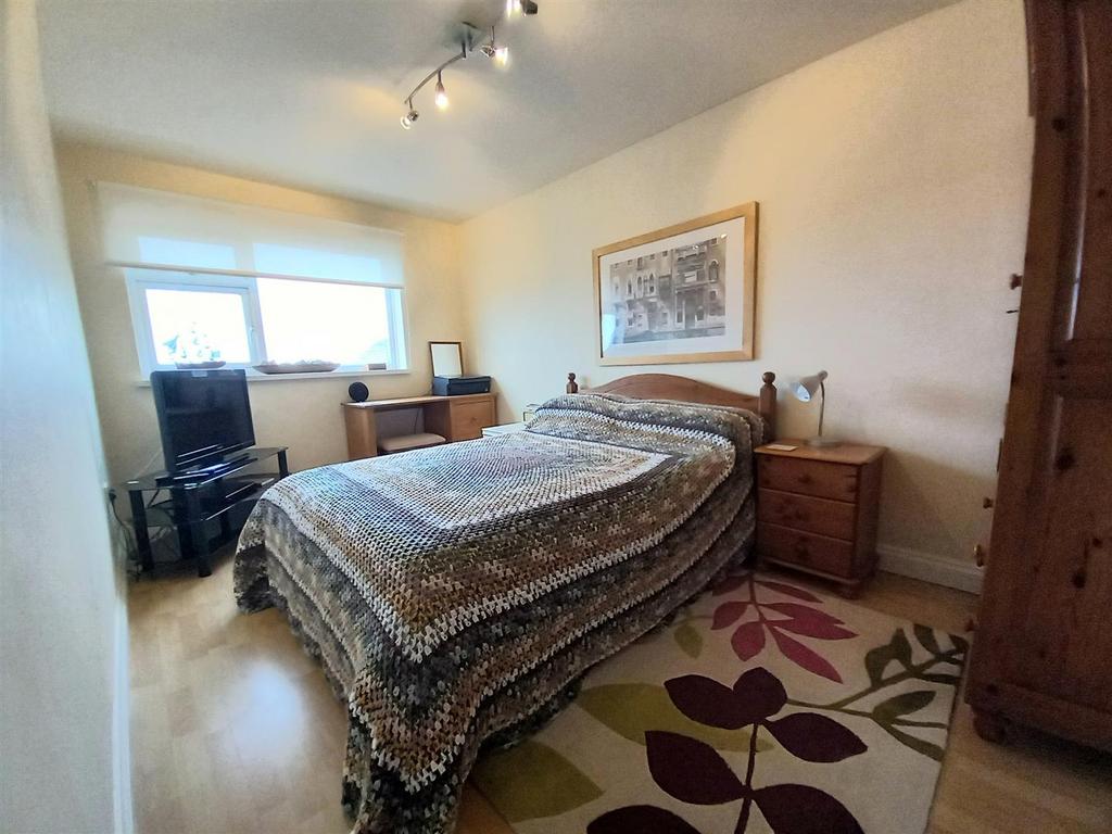 36 Churchill Bed 1.jpg