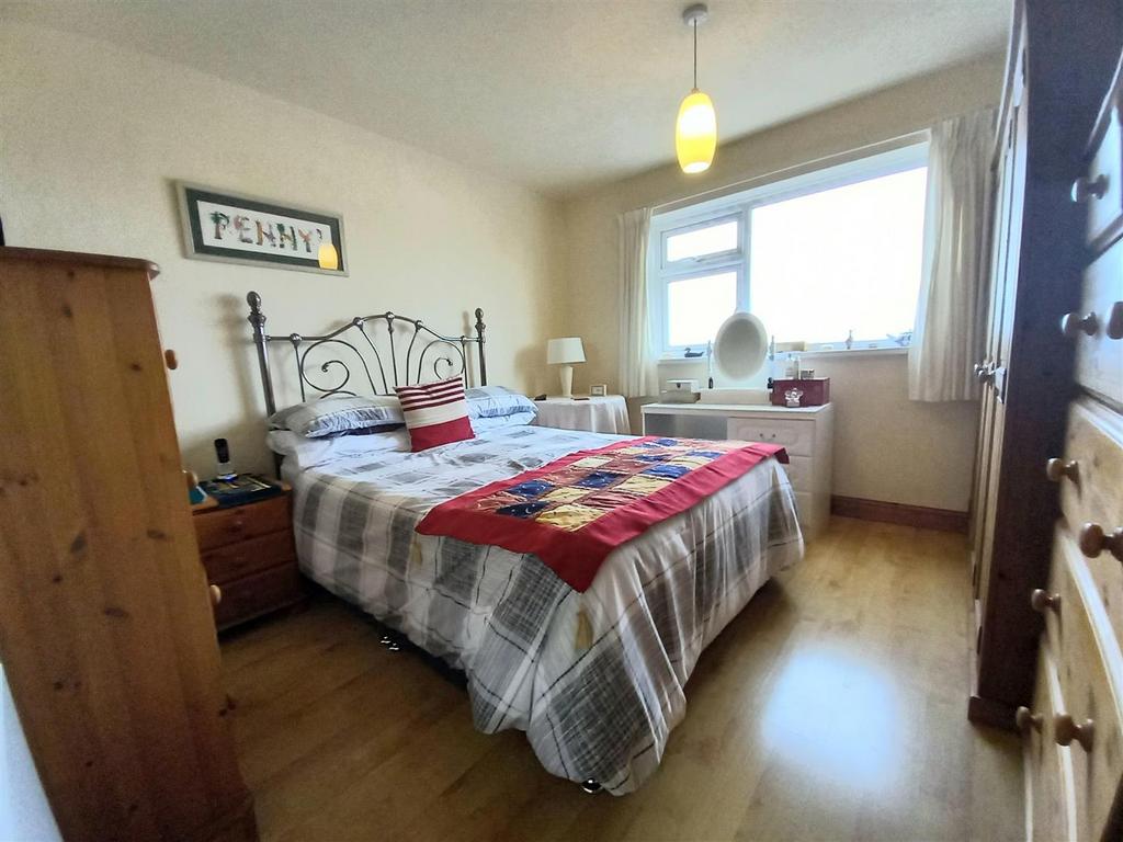 36 Churchill Bed 2.jpg