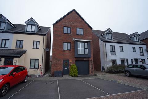 4 bedroom detached house for sale, Island View, Barry