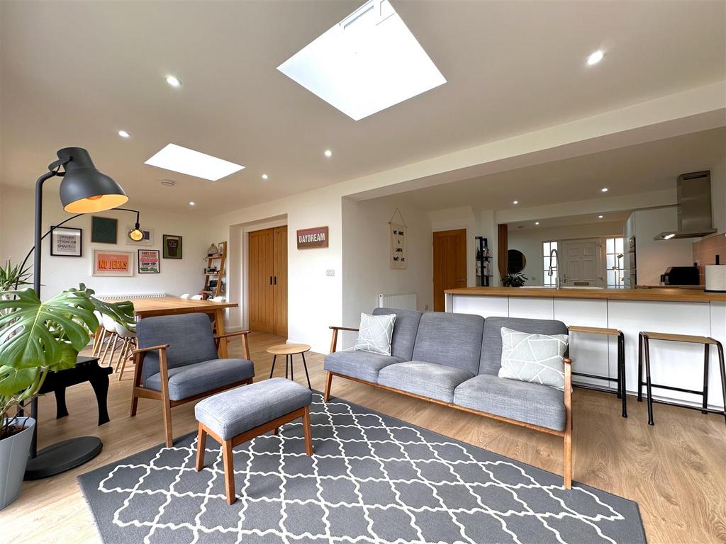 OPEN-PLAN Living Space 671