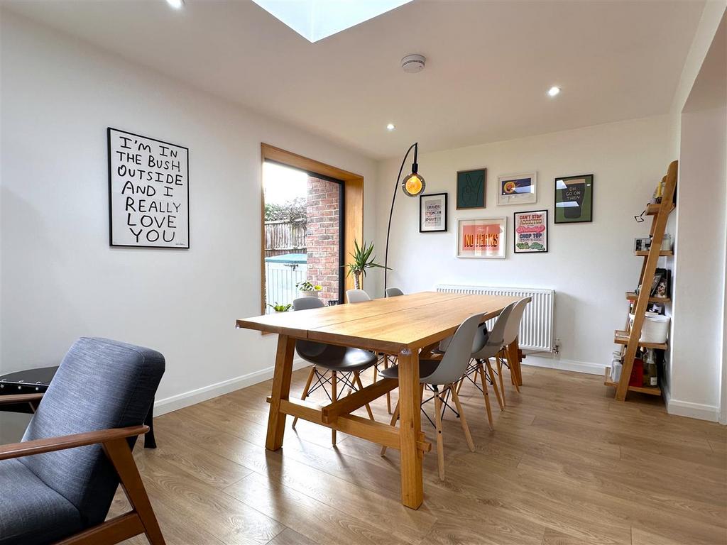 Dining Space 695