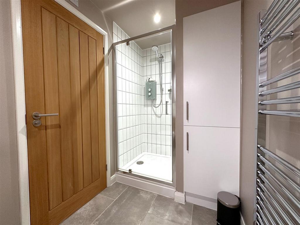 GF Shower Room Aspect Two 789