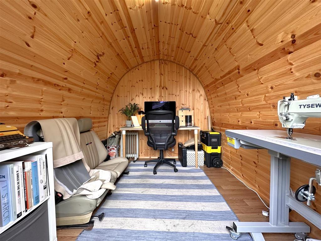 Home Office Internal 846