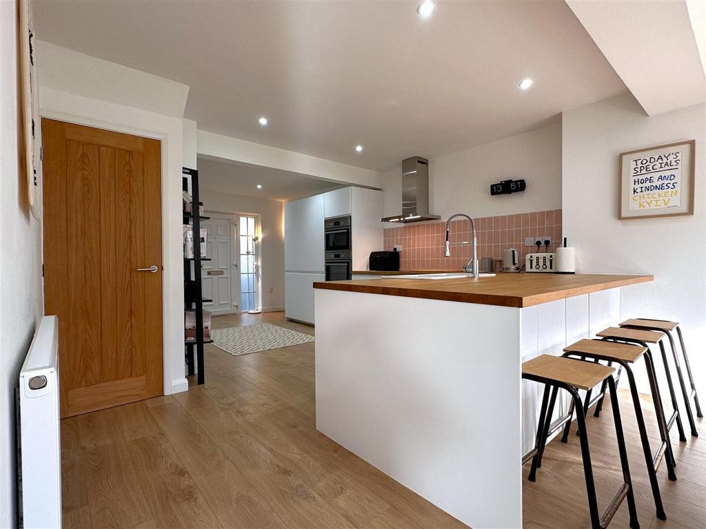 Stylish Dining Kitchen 694
