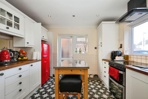 3 bedroom semi-detached house for sale, Elm Drive, Cheshunt, Waltham Cross