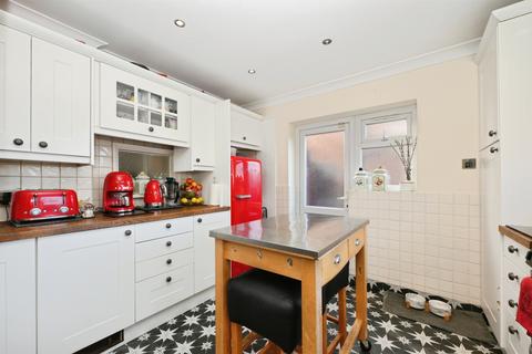 3 bedroom semi-detached house for sale, Elm Drive, Cheshunt, Waltham Cross
