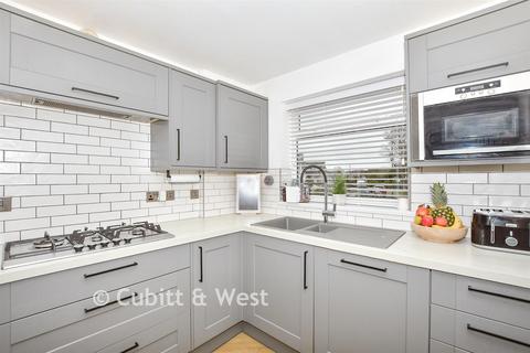 4 bedroom semi-detached house for sale, Lamorna Gardens, Chichester PO20