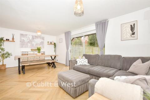 4 bedroom semi-detached house for sale, Lamorna Gardens, Chichester PO20
