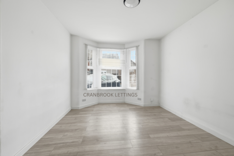 3 bedroom end of terrace house for sale, Ilford, IG1