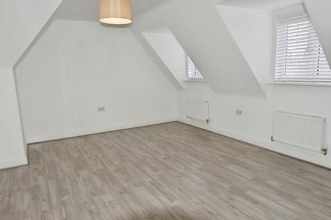 1 bedroom apartment to rent, High Street flat 5, Shefford , SG17