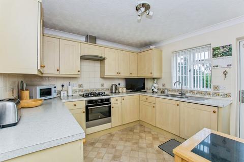 2 bedroom detached bungalow for sale, Orchard Close, Leverington, Wisbech