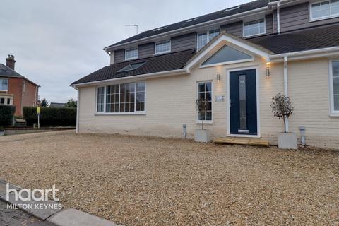 5 bedroom semi-detached house to rent, Roses View, Cublington