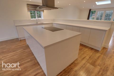 5 bedroom semi-detached house to rent, Roses View, Cublington