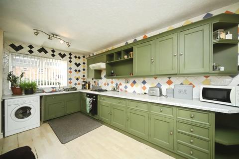 2 bedroom terraced house for sale, Franklin Close, Taunton