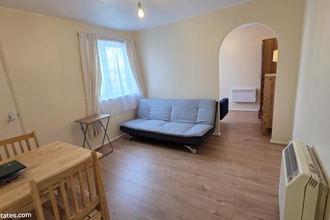 1 bedroom flat to rent, Milestone Close, Edmonton N9 9GA