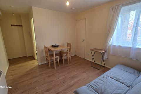 1 bedroom flat to rent, Milestone Close, Edmonton N9 9GA