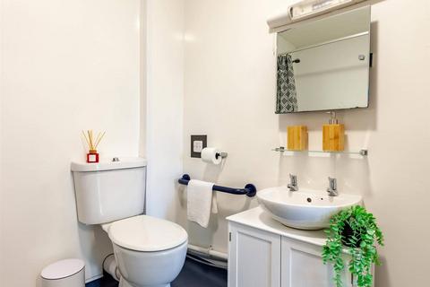 undefined, Crown Place, Reading RG1