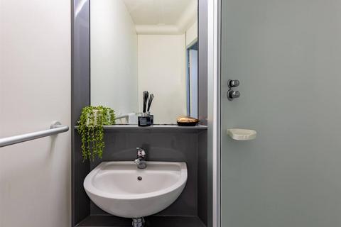 undefined, Crown Place, Reading RG1