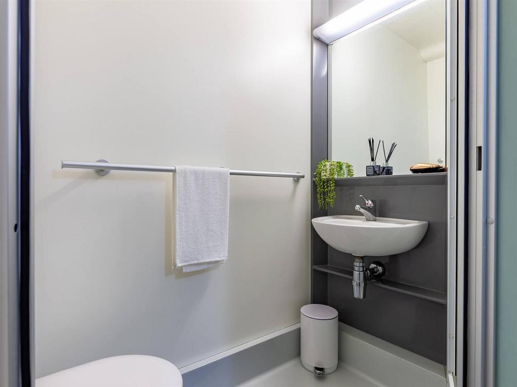 Apartment in Reading, Spring Gardens, Whitley - View 4