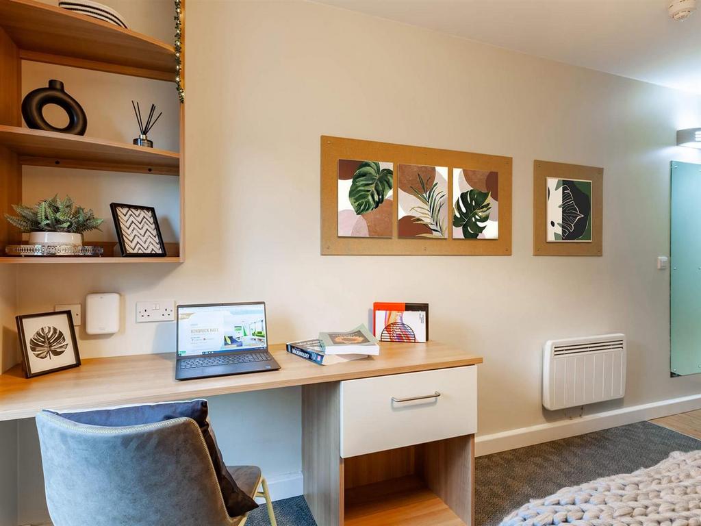 Apartment in Reading, Spring Gardens, Whitley - More